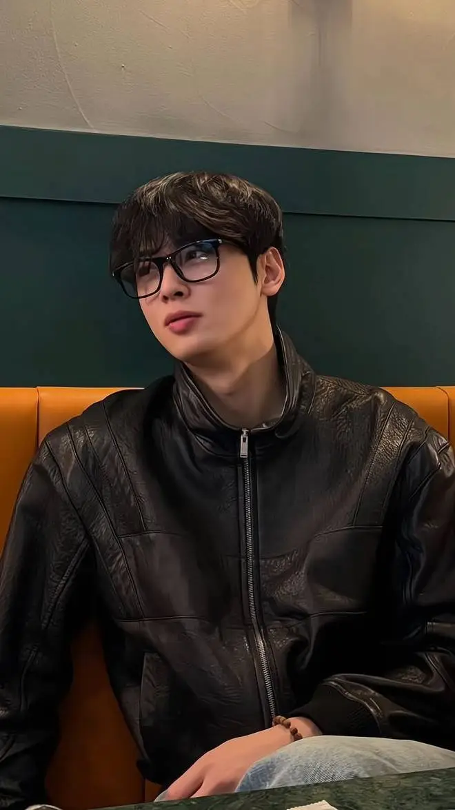 ai character: Yoel ❤️‍🩹 background