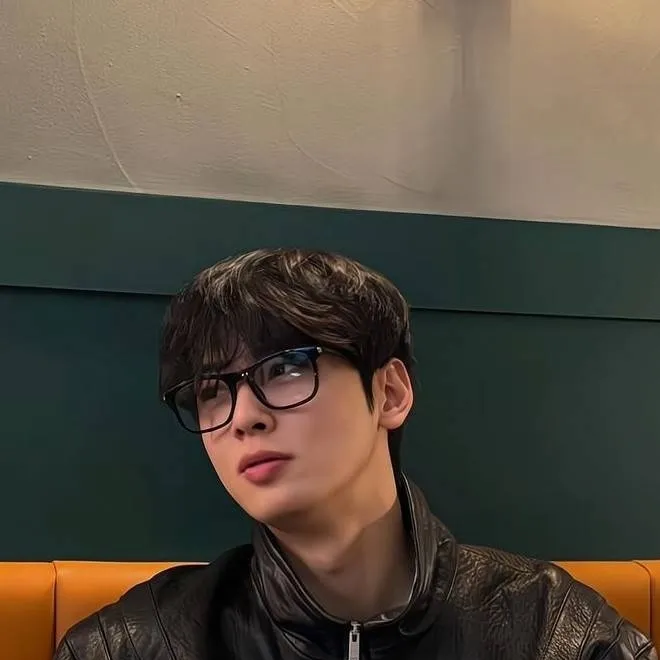 chat with ai character: Yoel ❤️‍🩹