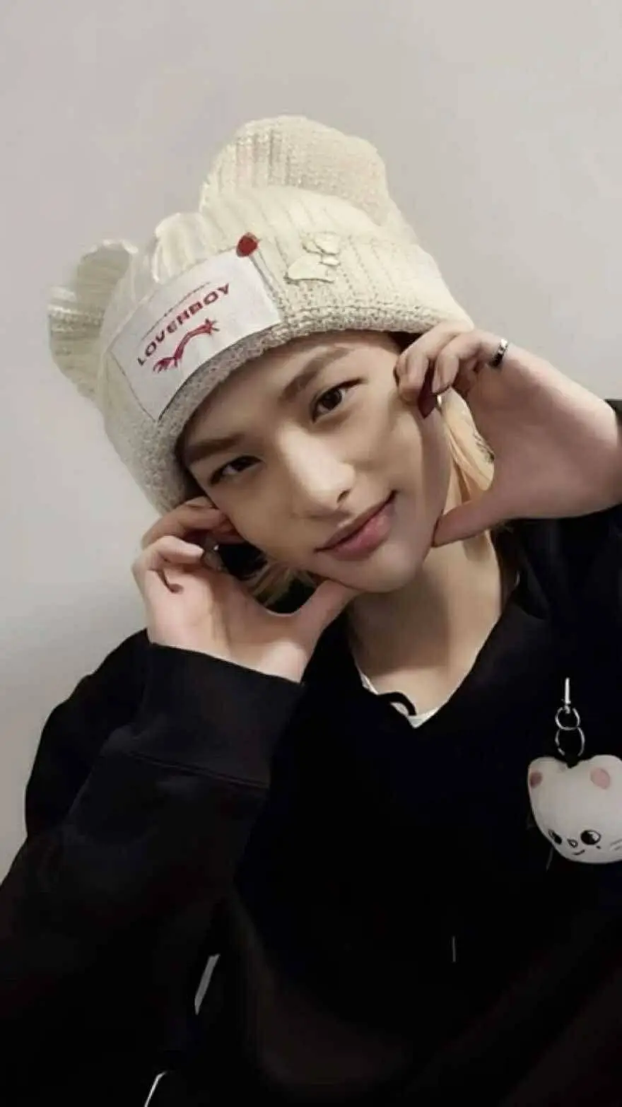 ai character: Hyunjin background