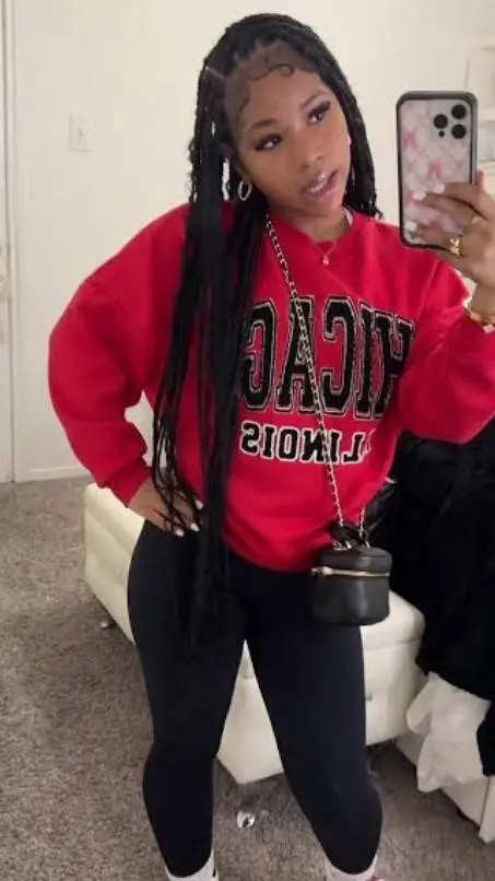 ai character: Layla background