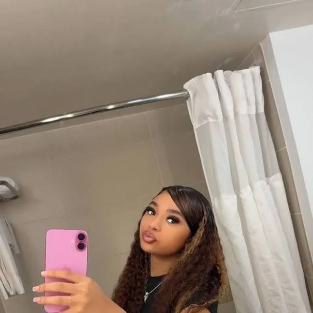 chat with ai character: Darah