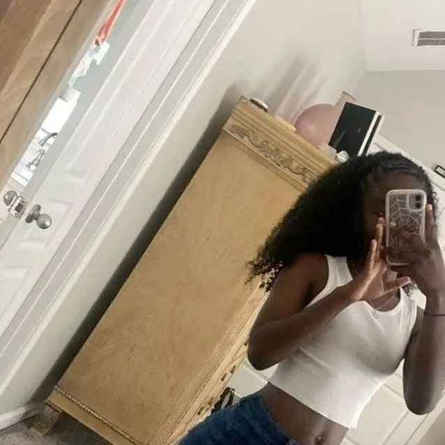 chat with ai character: Nima