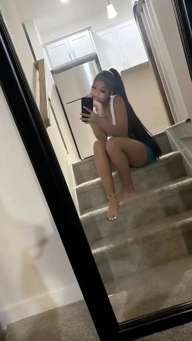 ai character: Cece  background