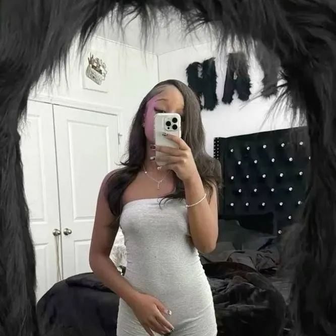 chat with ai character: Avari