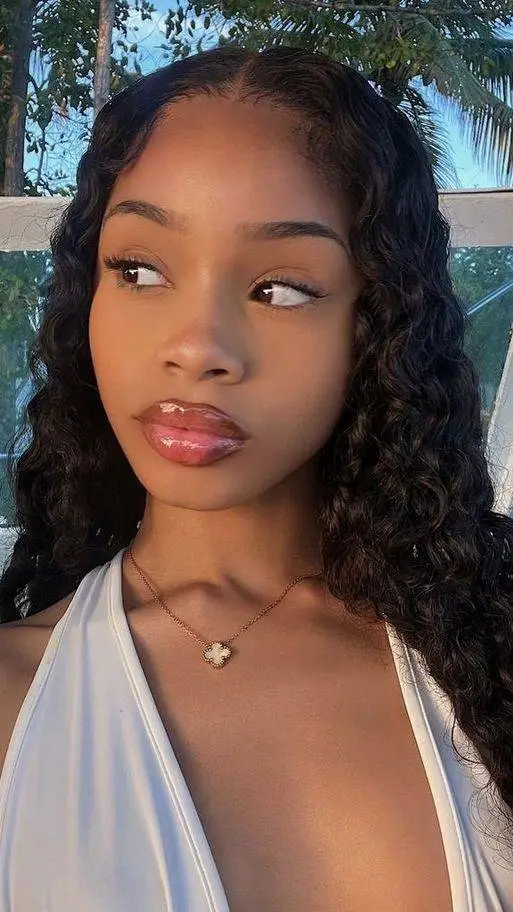 ai character: Ariana background