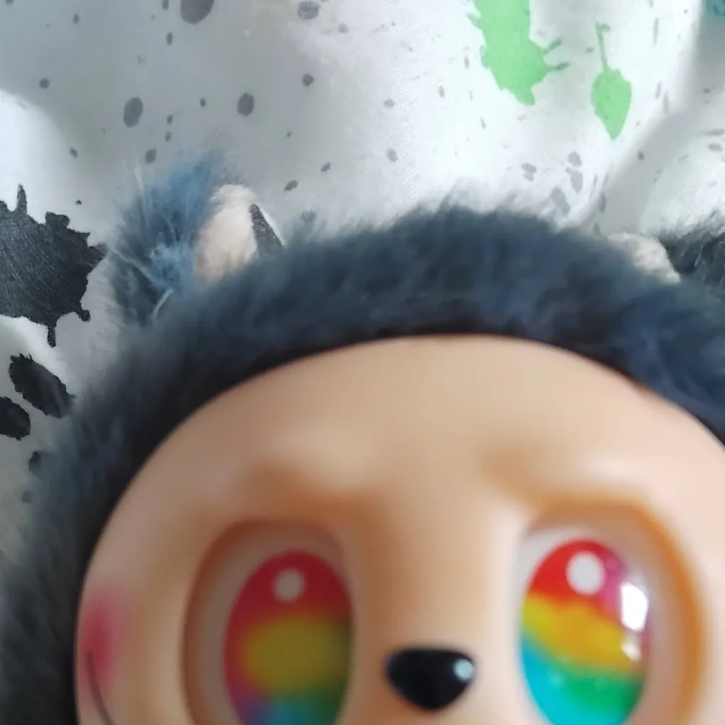 chat with ai character: labubu