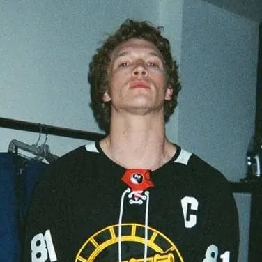 chat with ai character: Ilya rozanov