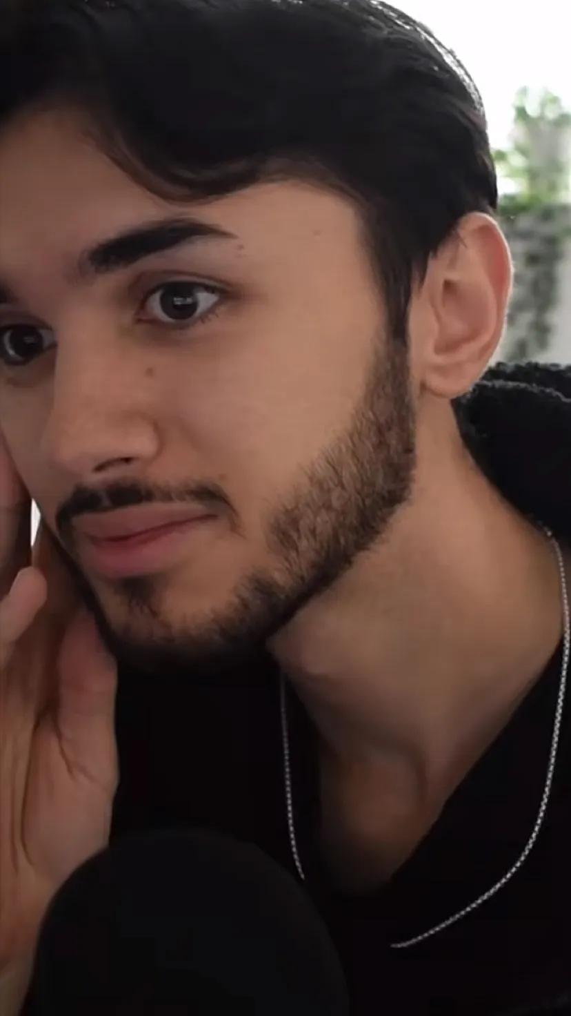 ai character: LouisAyy  background