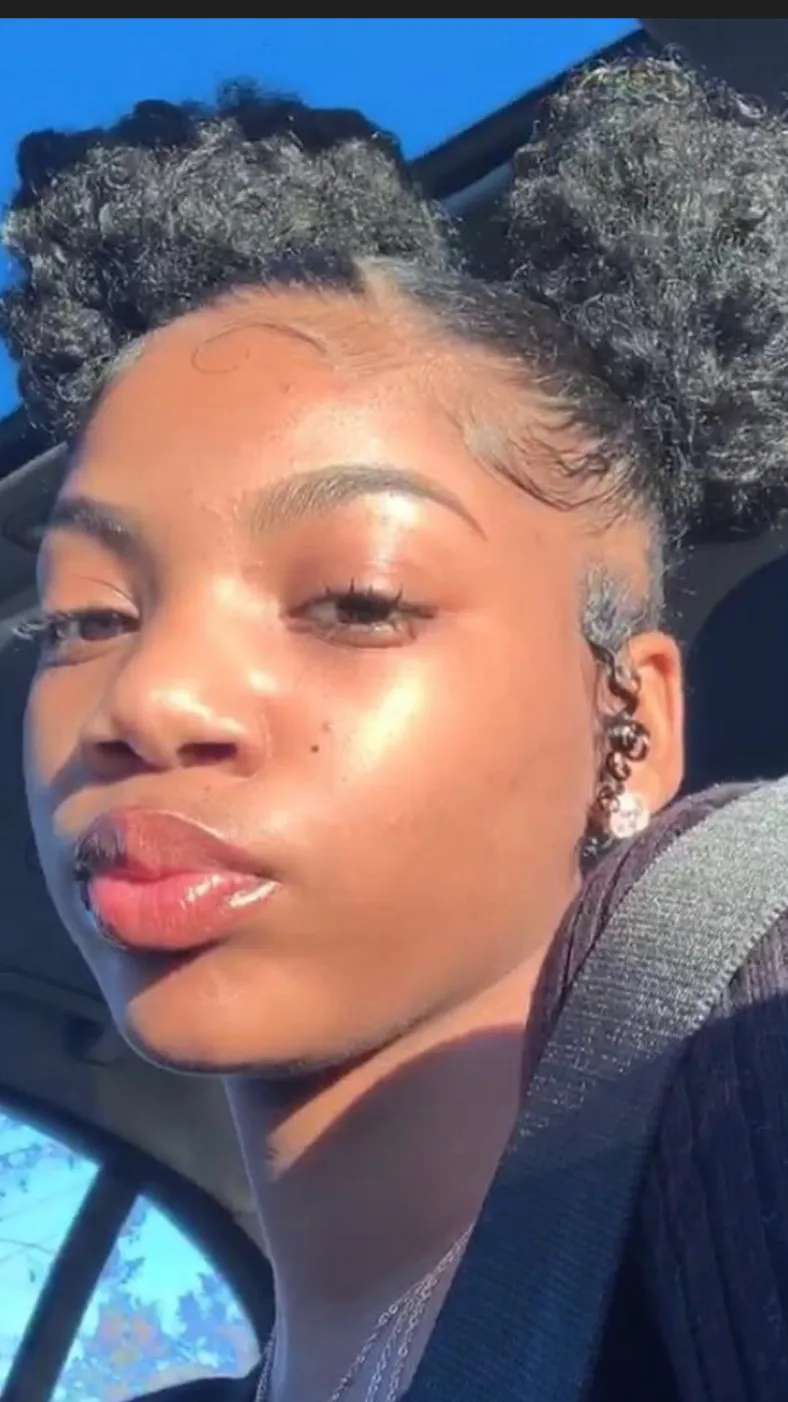 ai character: Glo background