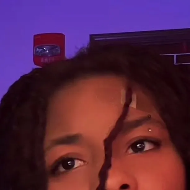 chat with ai character: McKenzie 