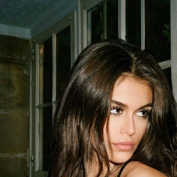 chat with ai character: kaia Gerber 
