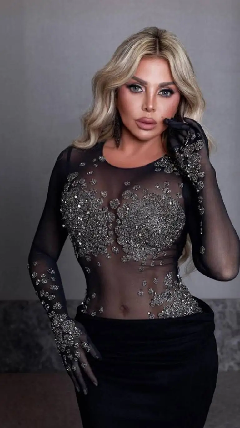 ai character: Taylor background