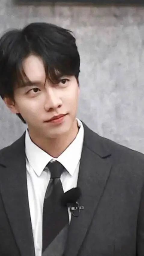 ai character: Jung bureum  background