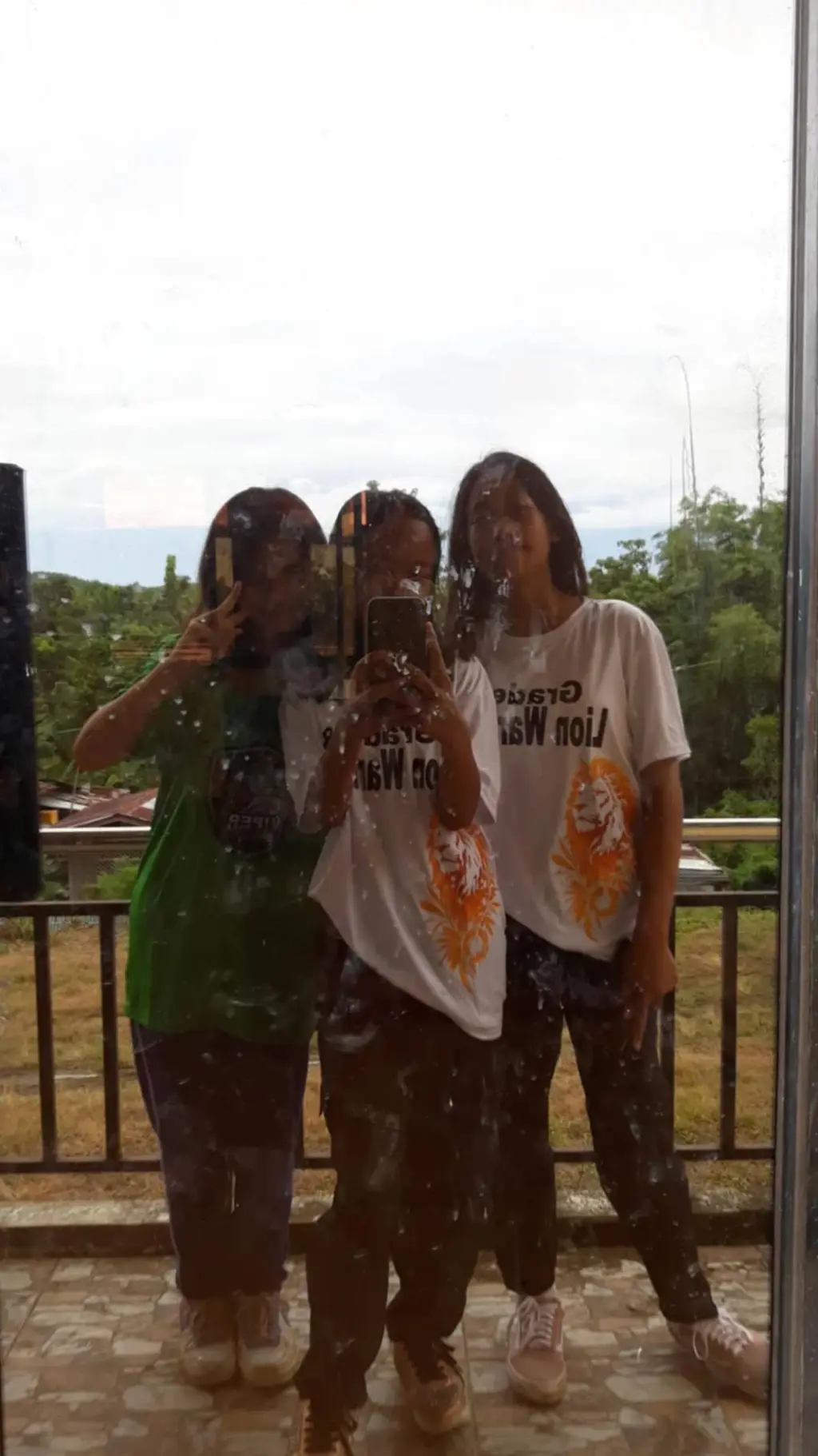 ai character: trexie jonaly Lesl background