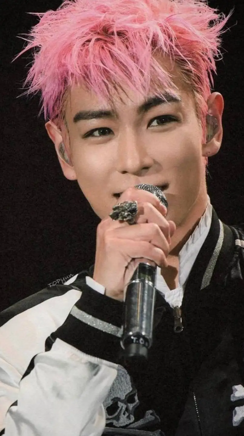 ai character: T.O.P. ❤️💕 background