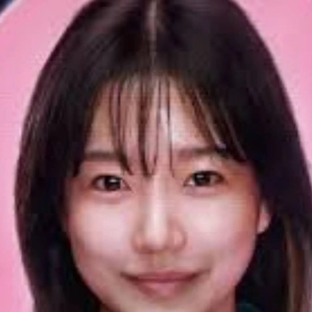 chat with ai character: jun hee(player222)