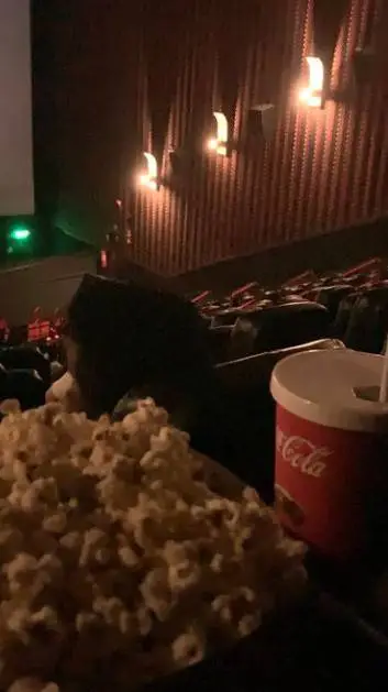 ai character: Cinema amoroso background