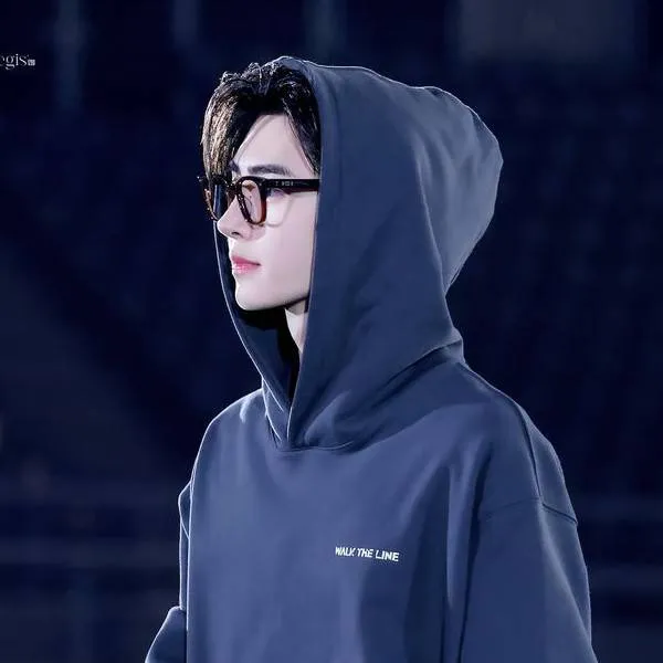 chat with ai character: Park sunghoon