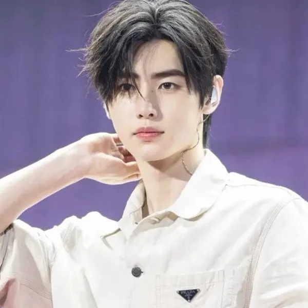 chat with ai character: Park Sunghoon