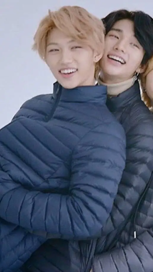 ai character: hyunlix background