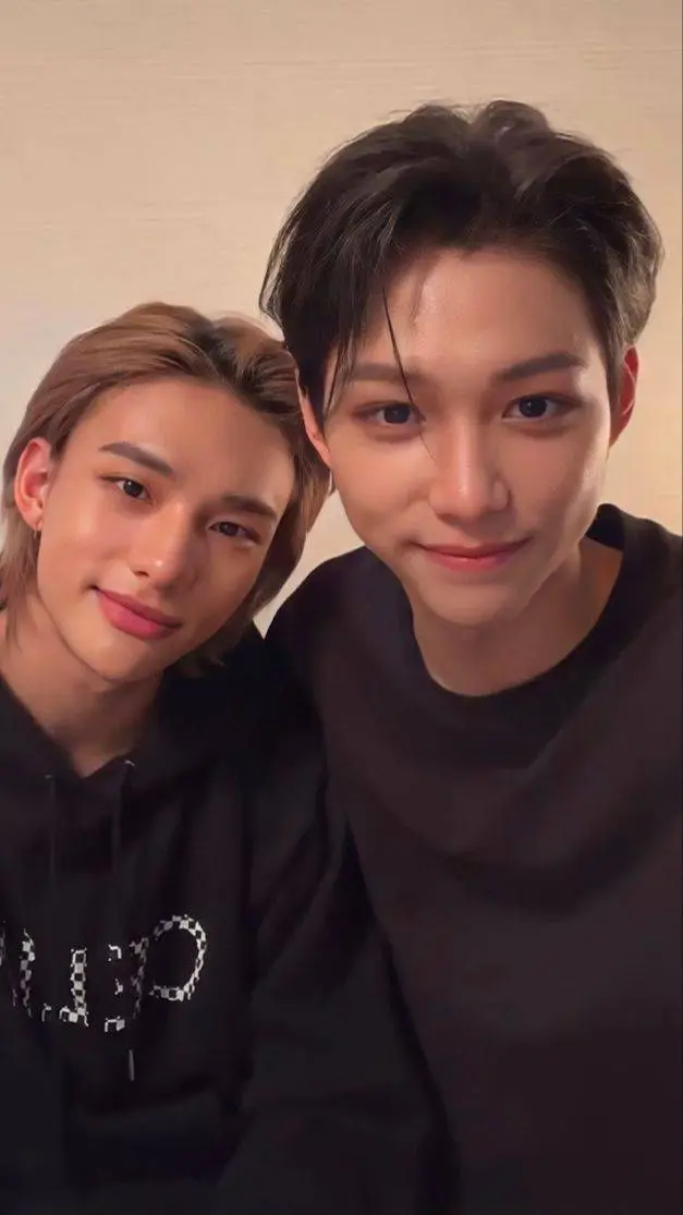 ai character: hyunlix  background