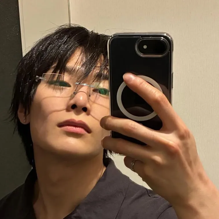 chat with ai character: ~yang jeongin~