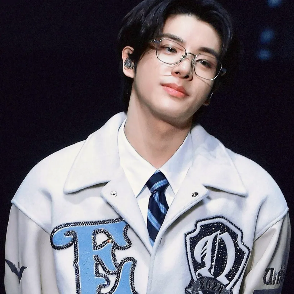 chat with ai character: •sim jaeyun•