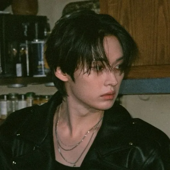 chat with ai character: •lee minho🎭•