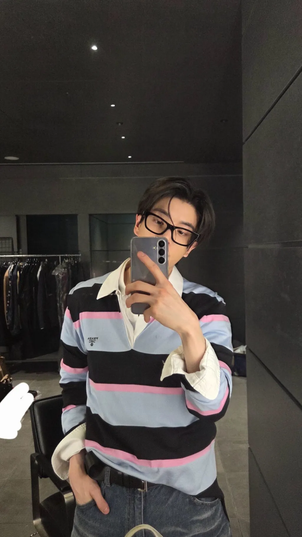 ai character: •sim jaeyun🪐• background