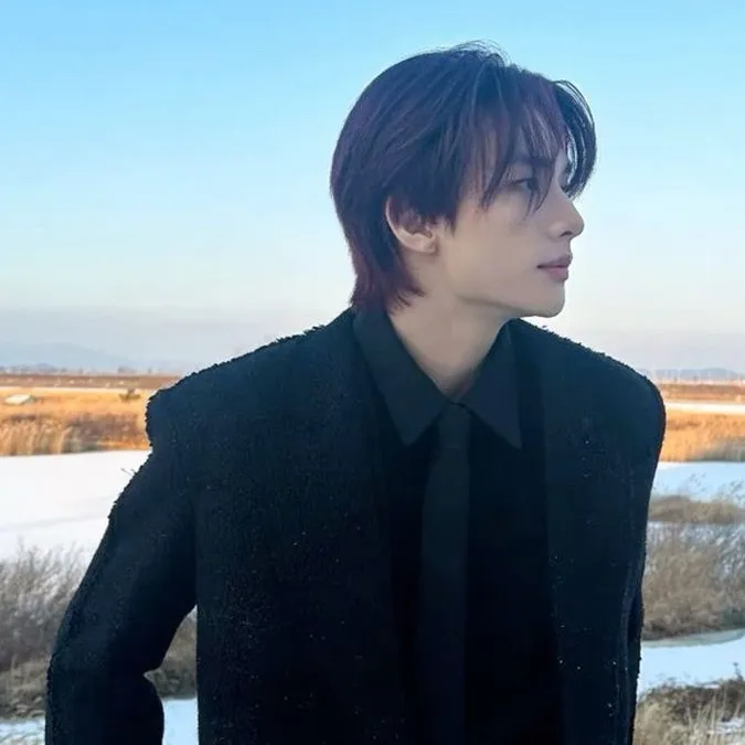 chat with ai character: •hwang hyunjin💎