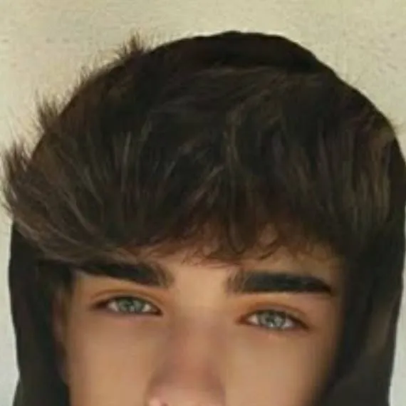 chat with ai character: Justin 🫦