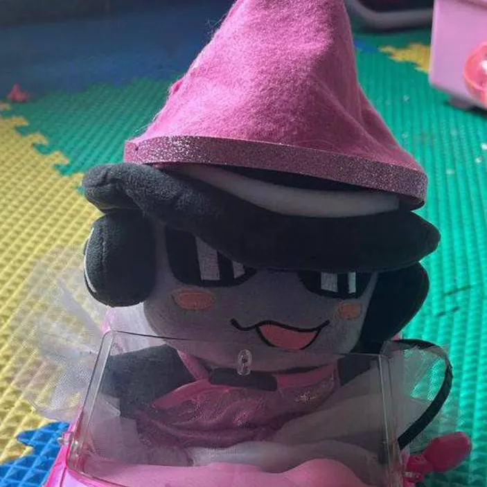 chat with ai character: F ;; RT! (K)