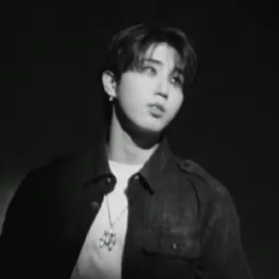 chat with ai character: Han y chan