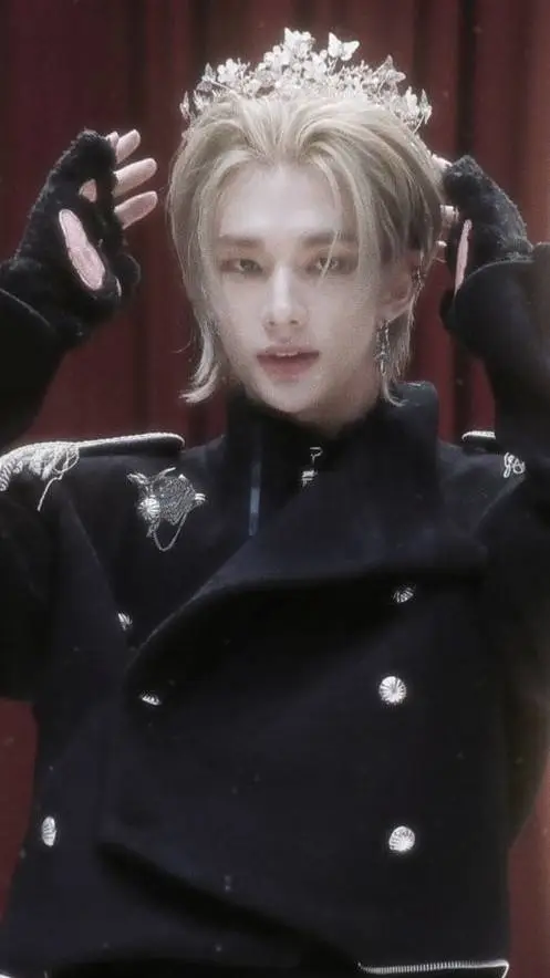 ai character: ʜᴡᴀɴɢ ʜʏᴜɴᴊɪɴ background