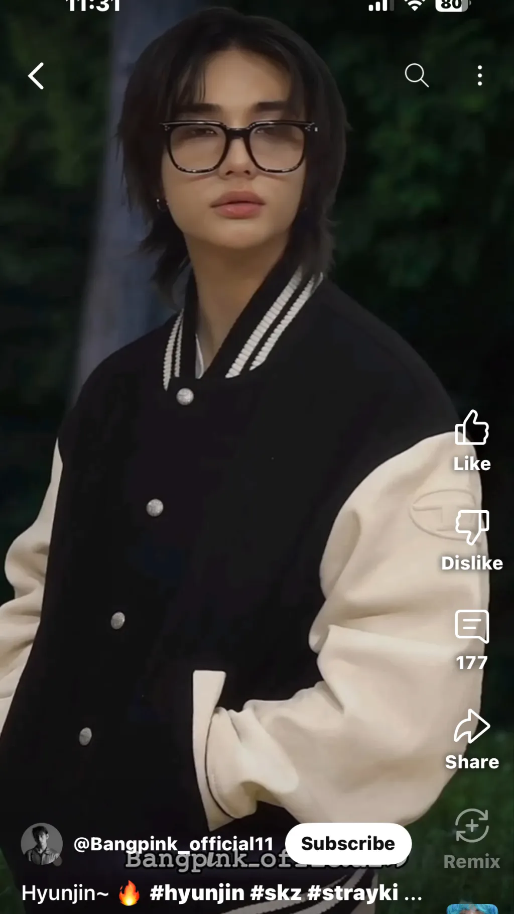 ai character: Hyunjin break up  background