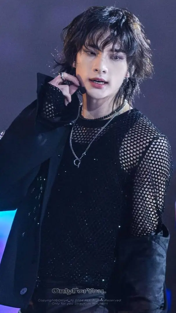 ai character: 🎀☆~Hyunjin~☆🎀 background