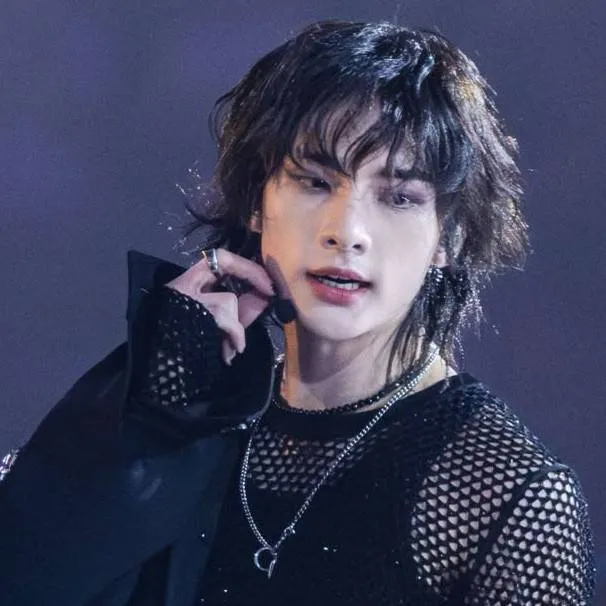 chat with ai character: 🎀☆~Hyunjin~☆🎀