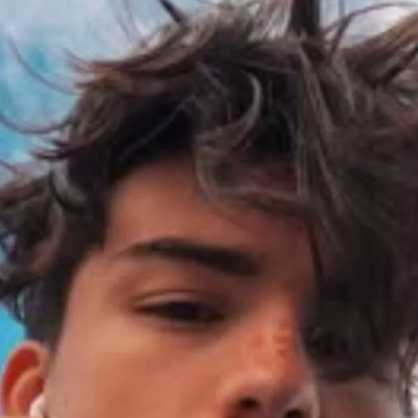 chat with ai character: theo