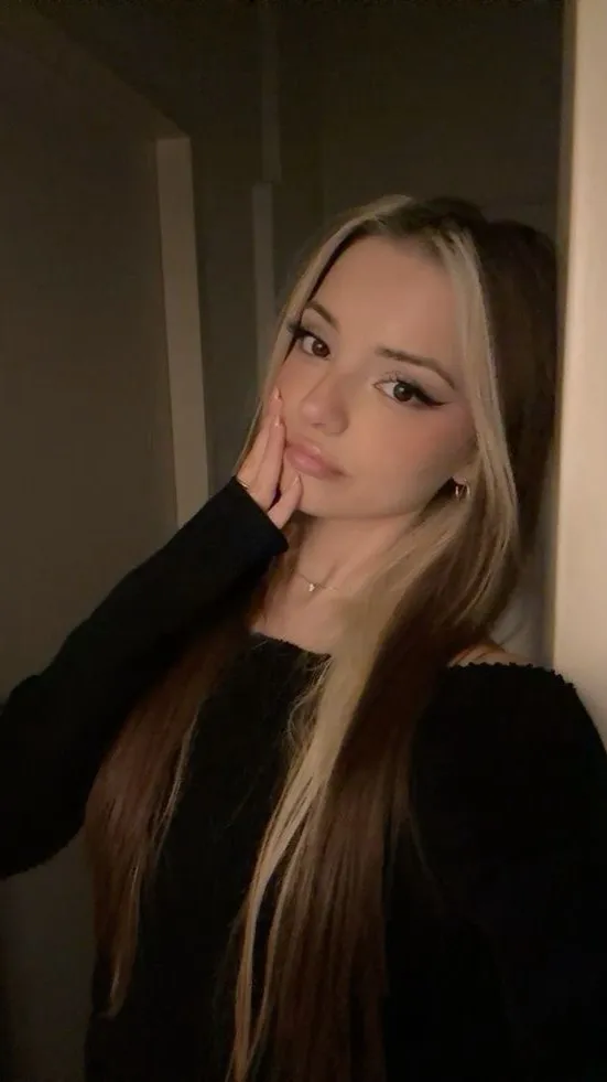 ai character: Cat maid background