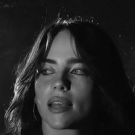 chat with ai character: Billieeilish