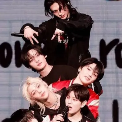 chat with ai character: Straykids 