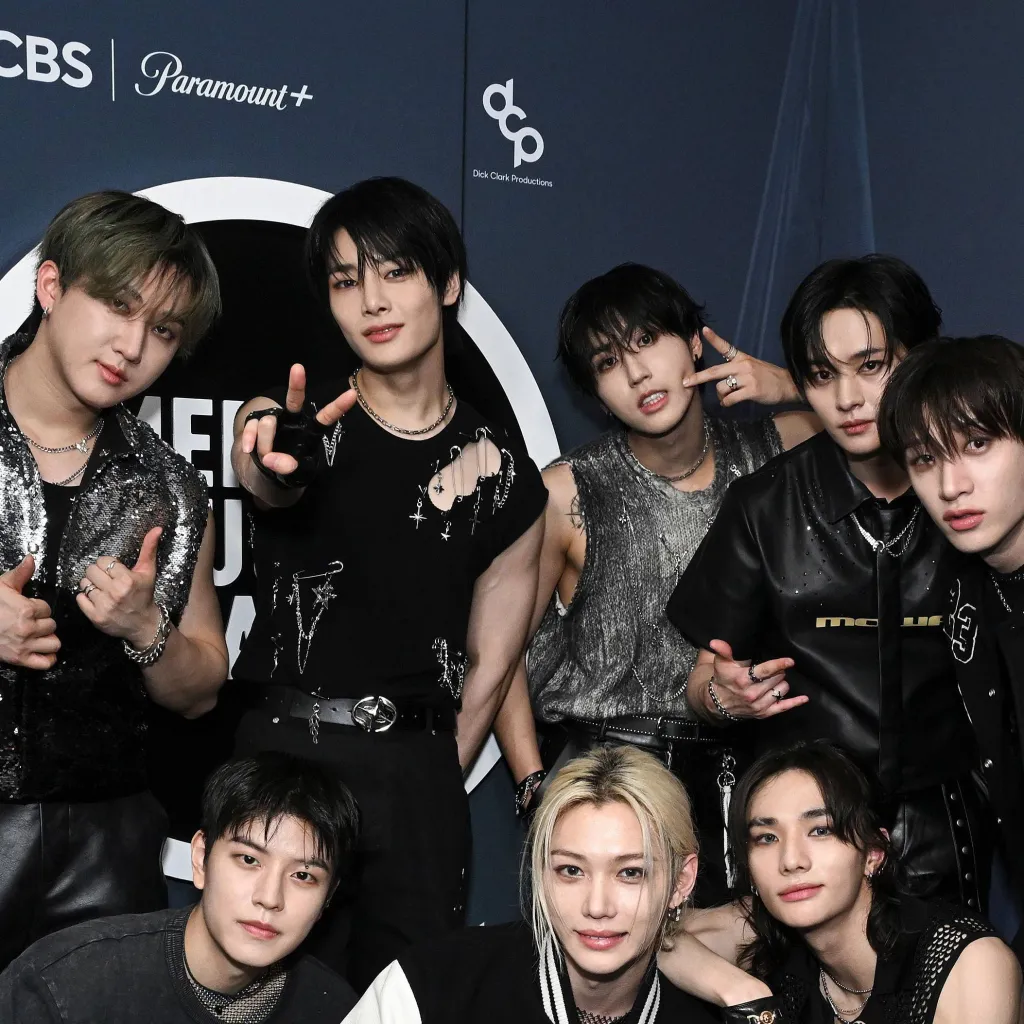 chat with ai character: skz