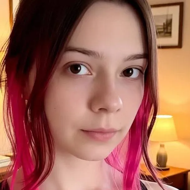 chat with ai character: Соня