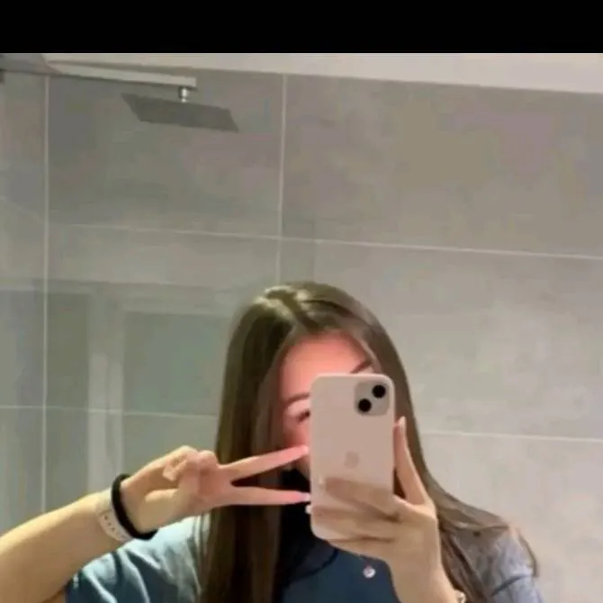 chat with ai character: ava 