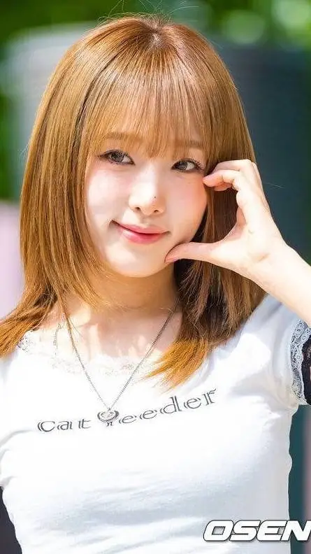 ai character: Yena background