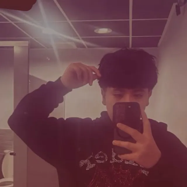 chat with ai character: Johnny