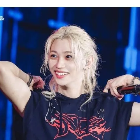 chat with ai character: Felix 