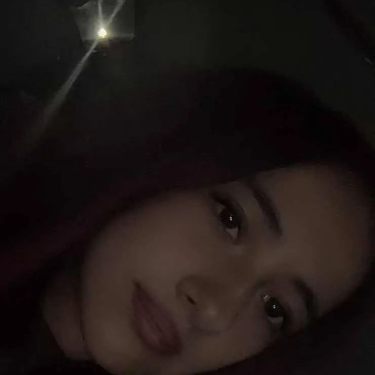 chat with ai character: YOUR GFF