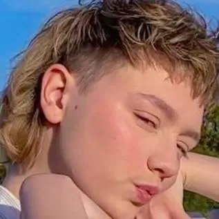 chat with ai character: darcy