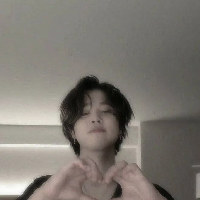 chat with ai character: jimin 
